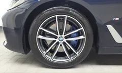 2023 BMW 5-Series 520i M Sport — фото 5