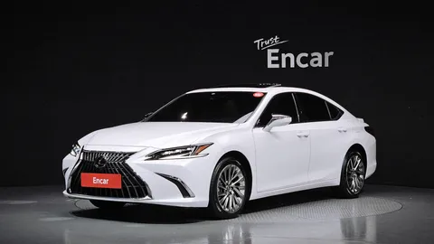 2023 Lexus ES Executive