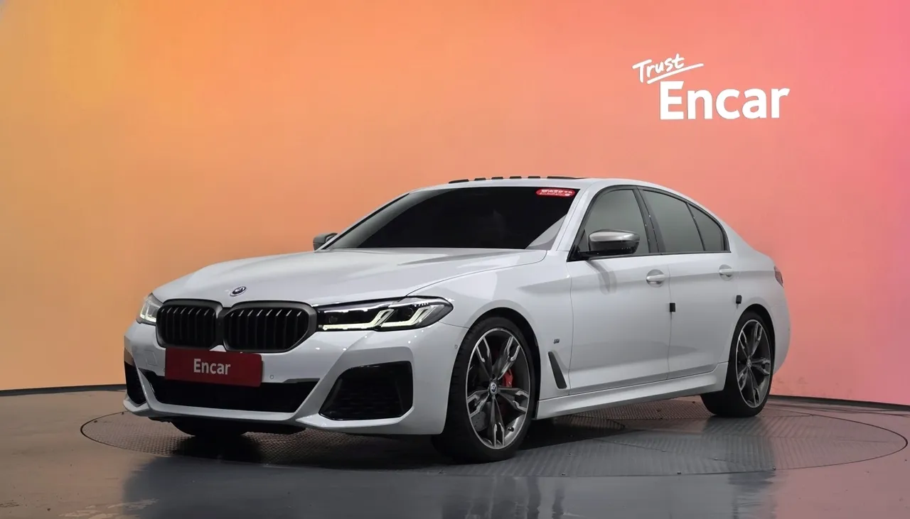 2022 BMW 5-Series M550i xDrive