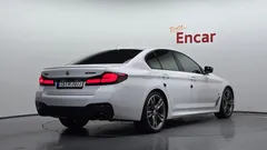 2022 BMW 5-Series M550i xDrive — фото 2