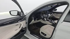 2022 BMW 5-Series M550i xDrive — фото 10