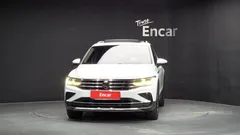 2022 Volkswagen Tiguan 2.0 TDI 4Motion Prestige — фото 3