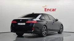 2024 BMW 5-Series 530i xDrive M Sport — фото 2