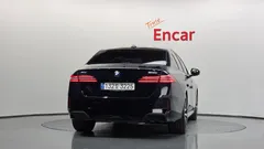 2024 BMW 5-Series 530i xDrive M Sport — фото 4