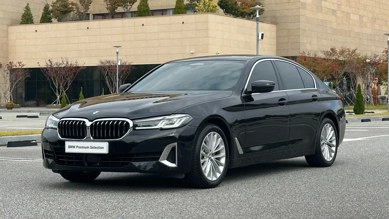 2023 BMW 5-Series 523d Luxury