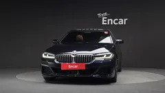 2023 BMW 5-Series 520i M Sport — фото 3