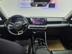 2022 Kia K5 Prestige — фото 9