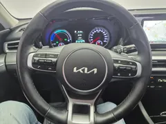 2022 Kia K5 Prestige — фото 18