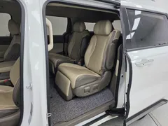 2023 Kia Carnival Gasoline 7-Seater Hi-Limousine — фото 10