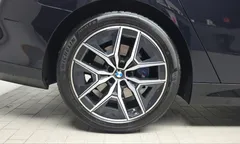 2024 BMW 5-Series 520i M Sport — фото 5