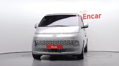 2023 Hyundai Staria 4WD Tourer 9-Seater — фото 3