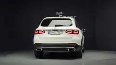 2022 Mercedes-Benz GLC-Class GLC300e 4MATIC — фото 4