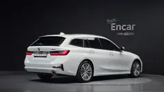 2022 BMW 3-Series 320i Touring Luxury — фото 2