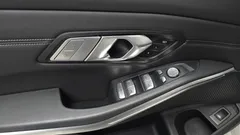 2022 BMW 3-Series 320i Touring Luxury — фото 16