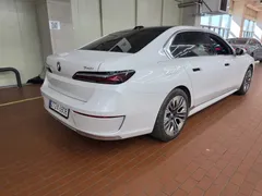 2023 BMW 7-Series 740i sDrive Design Pure Excellence — фото 2