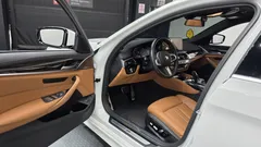2022 BMW 5-Series 520i M Sport — фото 10
