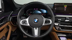 2022 BMW 5-Series 520i M Sport — фото 13