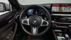 2022 BMW 5-Series 530i xDrive M Sport Package — фото 13