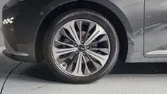 2023 Kia K8 Signature — фото 5