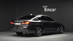 2022 BMW 5-Series 520i M Sport — фото 2