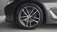 2022 BMW 5-Series 520i M Sport — фото 5