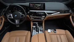 2022 BMW 5-Series 520i M Sport — фото 7