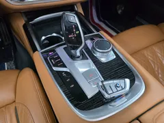 2022 BMW 7-Series 740i M Sport — фото 9
