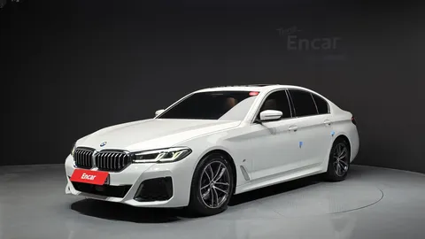 2022 BMW 5-Series 520i M Sport