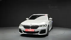 2022 BMW 5-Series 520i M Sport — фото 3