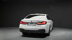 2022 BMW 5-Series 520i M Sport — фото 4