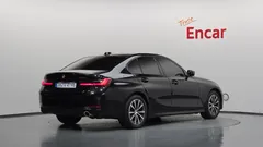 2023 BMW 3-Series 320i — фото 2