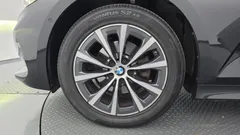 2023 BMW 3-Series 320i — фото 5