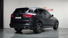2022 BMW X5 xDrive 40i M Sport — фото 2