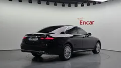 2023 Mercedes-Benz E-Class E220d 4MATIC Exclusive — фото 2