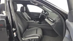 2024 BMW 5-Series 520i — фото 11