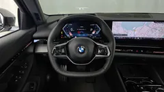 2024 BMW 5-Series 520i — фото 13
