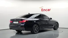 2022 BMW 5-Series 530i M Sport Package — фото 2