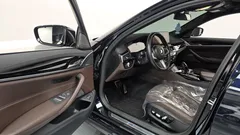 2022 BMW 5-Series 530i M Sport Package — фото 10