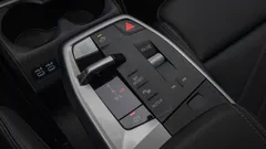 2023 BMW 2-Series 220i Luxury — фото 19