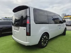 2023 Hyundai Staria 4WD Lounge 9-Seater — фото 3