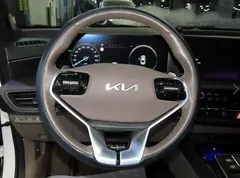 2023 Kia K8 Signature Special — фото 8