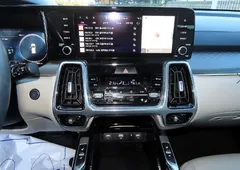 2023 Kia Sorento HEV 1.6 4WD — фото 17