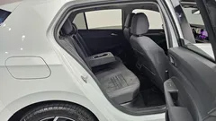 2022 Volkswagen Golf 2.0 TDI Prestige — фото 11