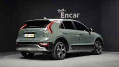 2023 Kia Niro Signature — фото 2