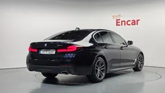 2022 BMW 5-Series 520i M Sport — фото 2