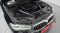 2022 BMW 5-Series 520i M Sport — фото 6