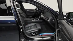 2022 BMW 5-Series 520i M Sport — фото 11
