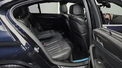 2022 BMW 5-Series 520i M Sport — фото 12
