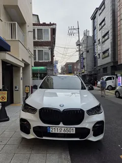 2022 BMW X5 xDrive 45e M Sport — фото 3