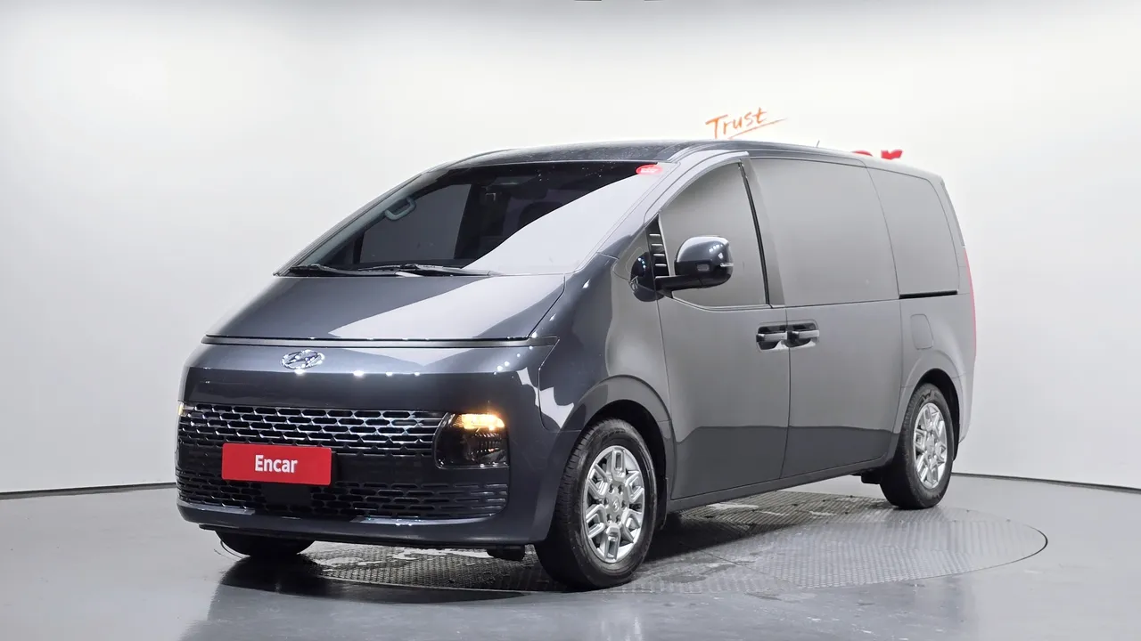2023 Hyundai Staria Tourer 11-Seater